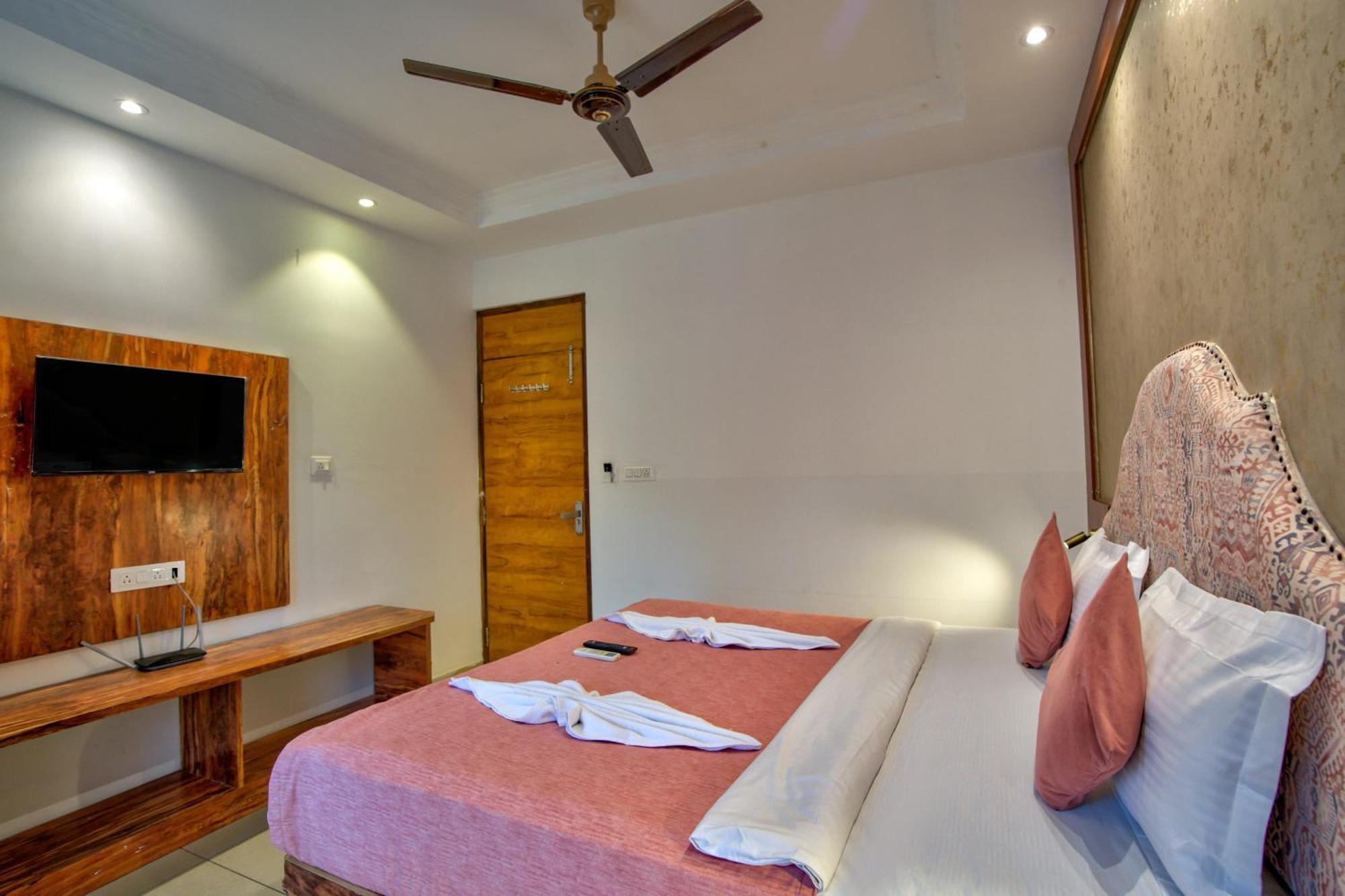 Hotel Sea Sapphire ,Калангуте Екстериор снимка