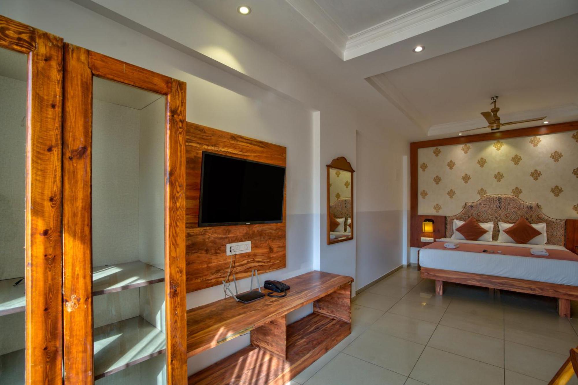 Hotel Sea Sapphire ,Калангуте Екстериор снимка